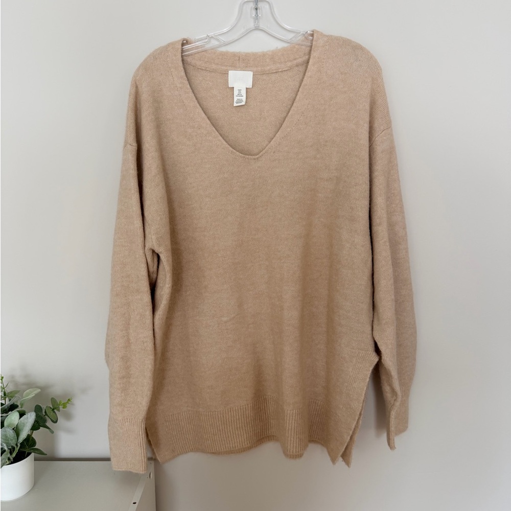 H&M Elegant Beige V-Neck Sweater